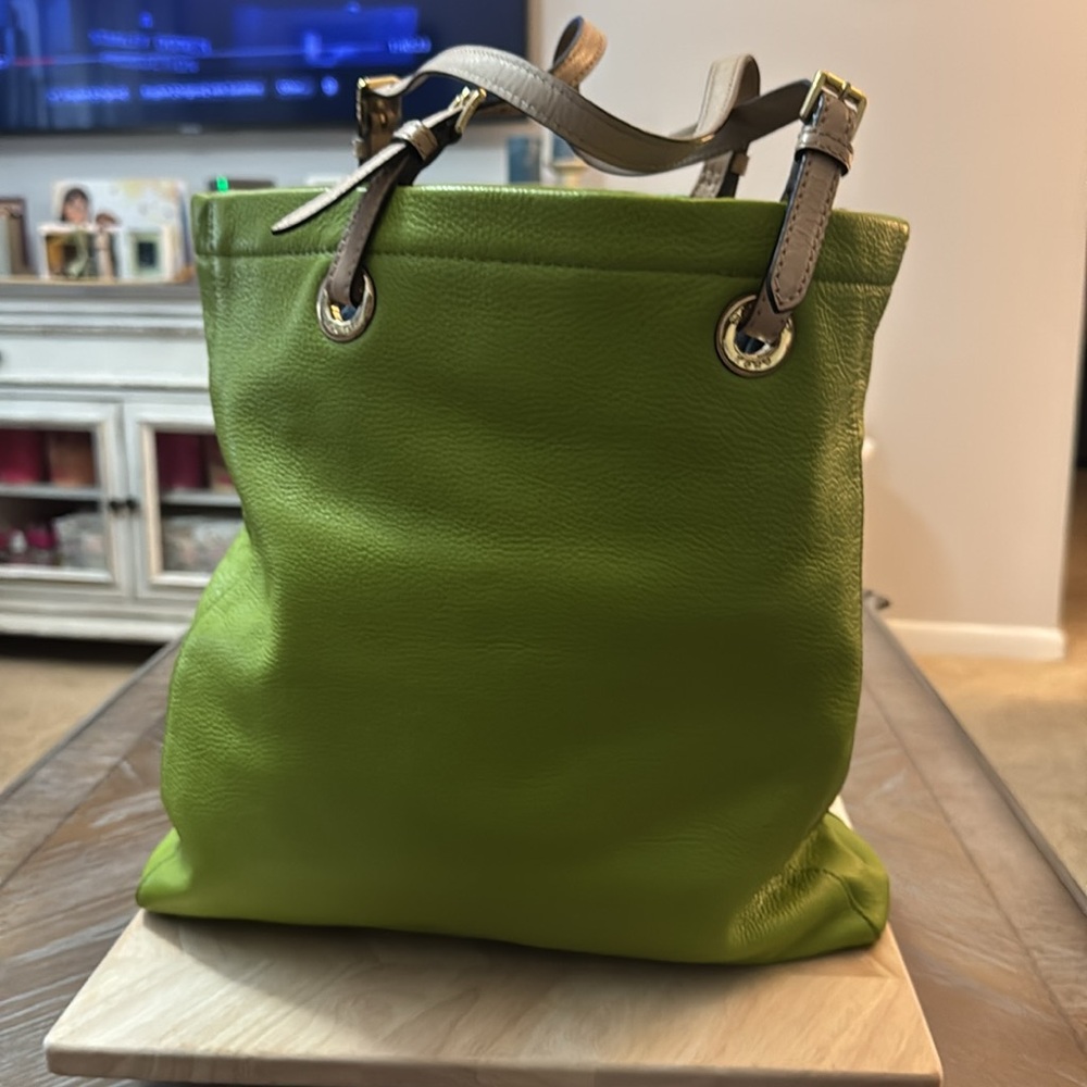 Michael Kors Lime Green Shoulder Bag - Picture 3 of 8